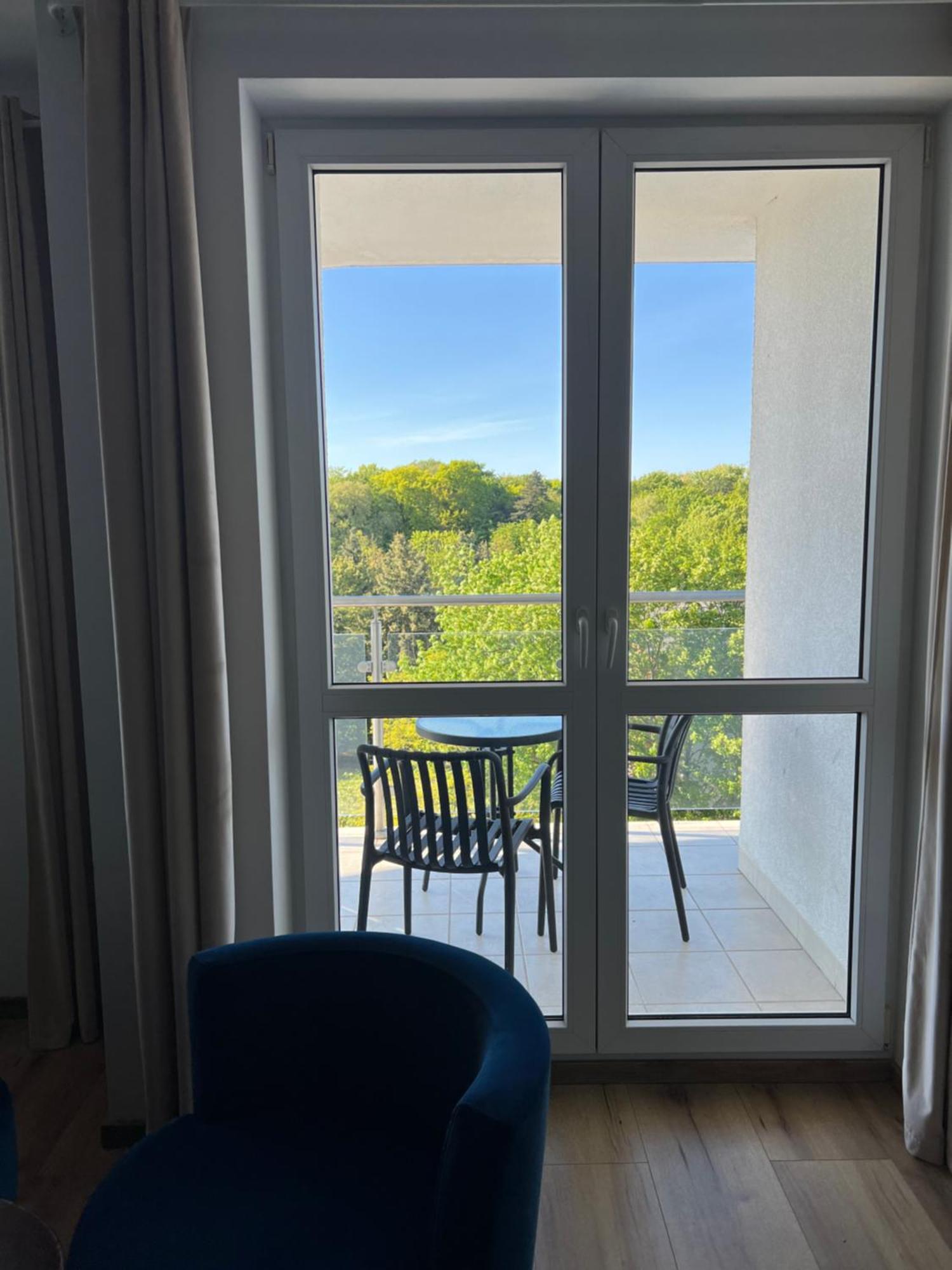 Diva Hotel: Beachside With Balcony And Amenities Apartment