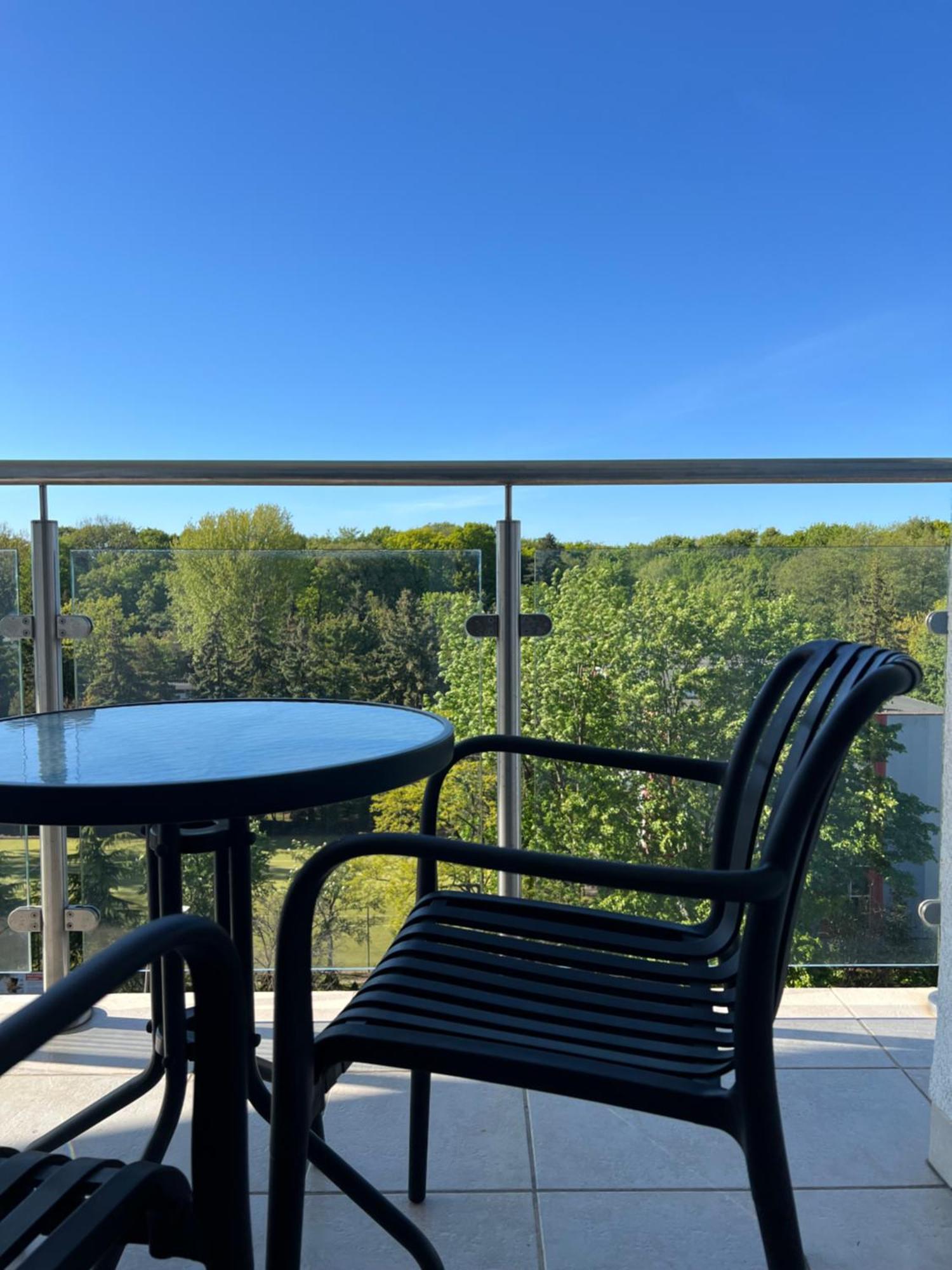 Apartment Diva Hotel: Beachside With Balcony And Amenities
